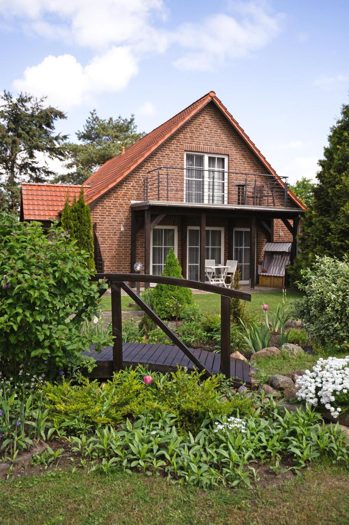 Im Wiesengrund Hotell Lalendorf Exteriör bild