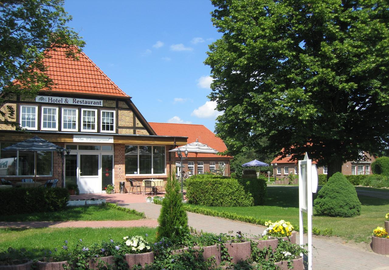 Im Wiesengrund Hotell Lalendorf Exteriör bild